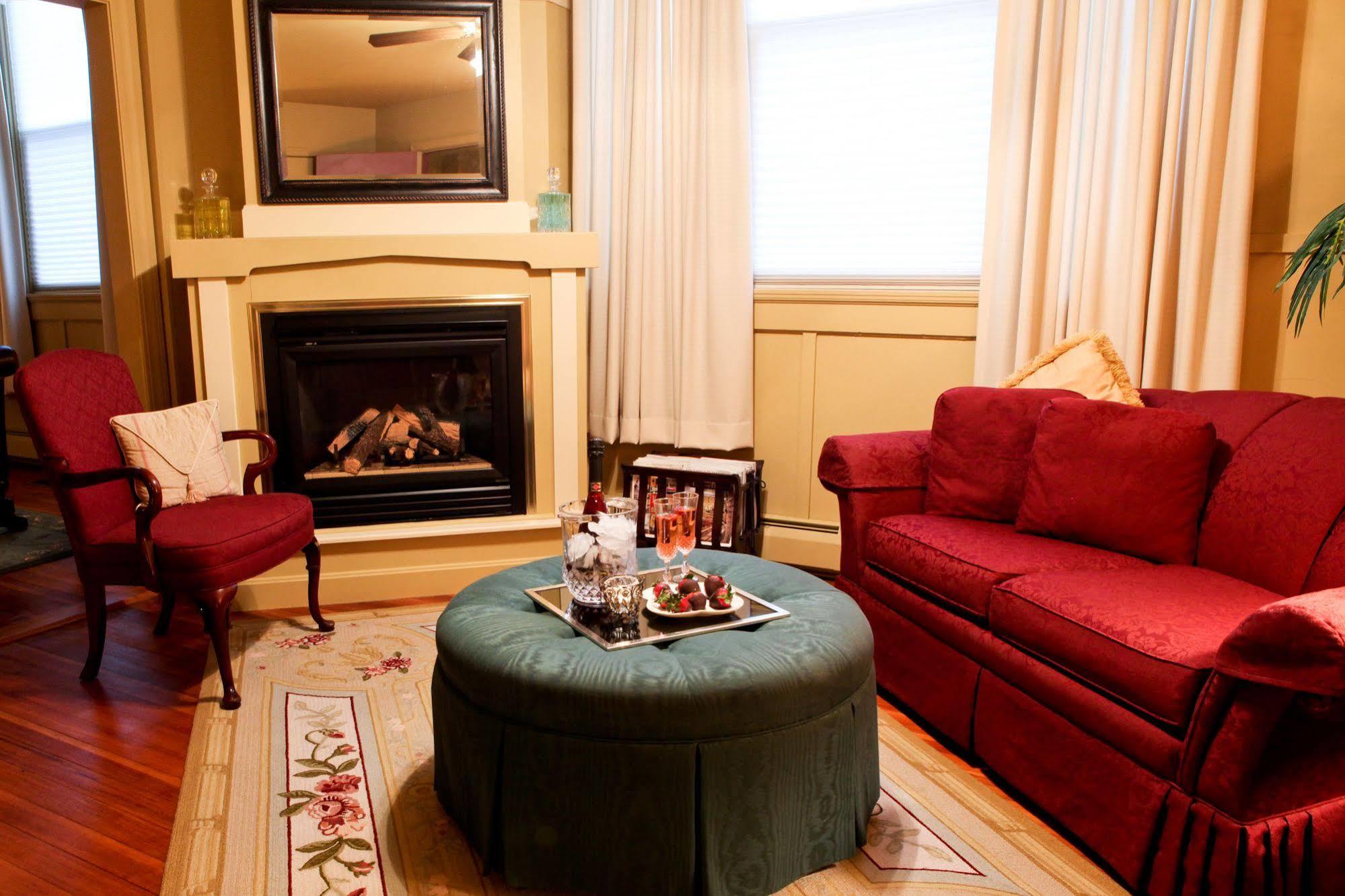 Haven By The Sea Bed & Breakfast 3*